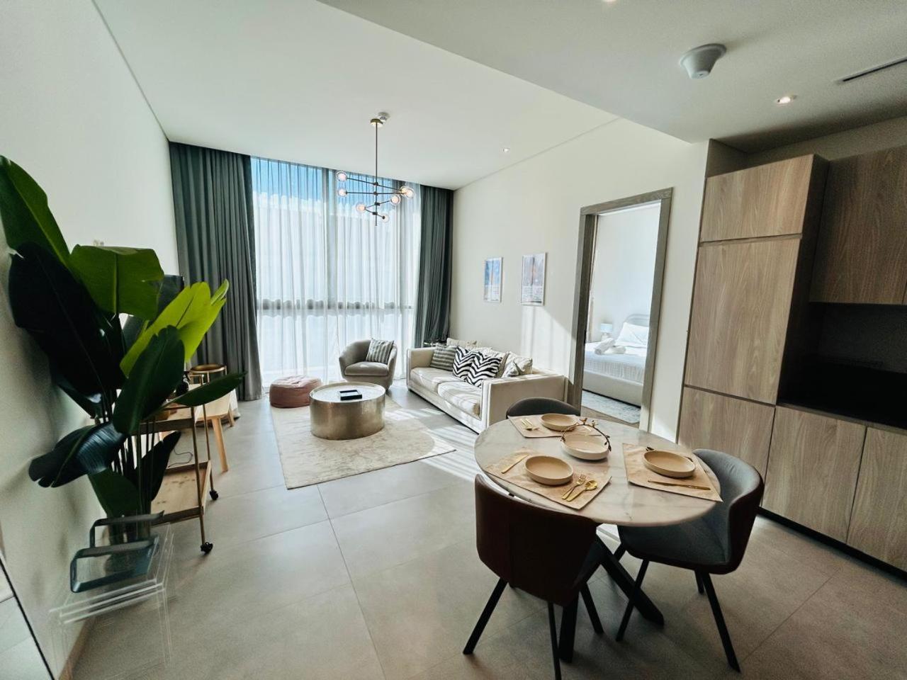 Premium 1bhk In Signature Living, Jvc! Pool View अपार्टमेंट *